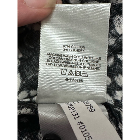 Express Floral Blouse Long Sleeve Collared Button-Up Black White Floral W M NWOT - Picture 8 of 8